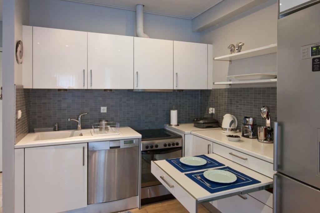 Acropolis Luxury Apartment With Balcony Athen Eksteriør billede