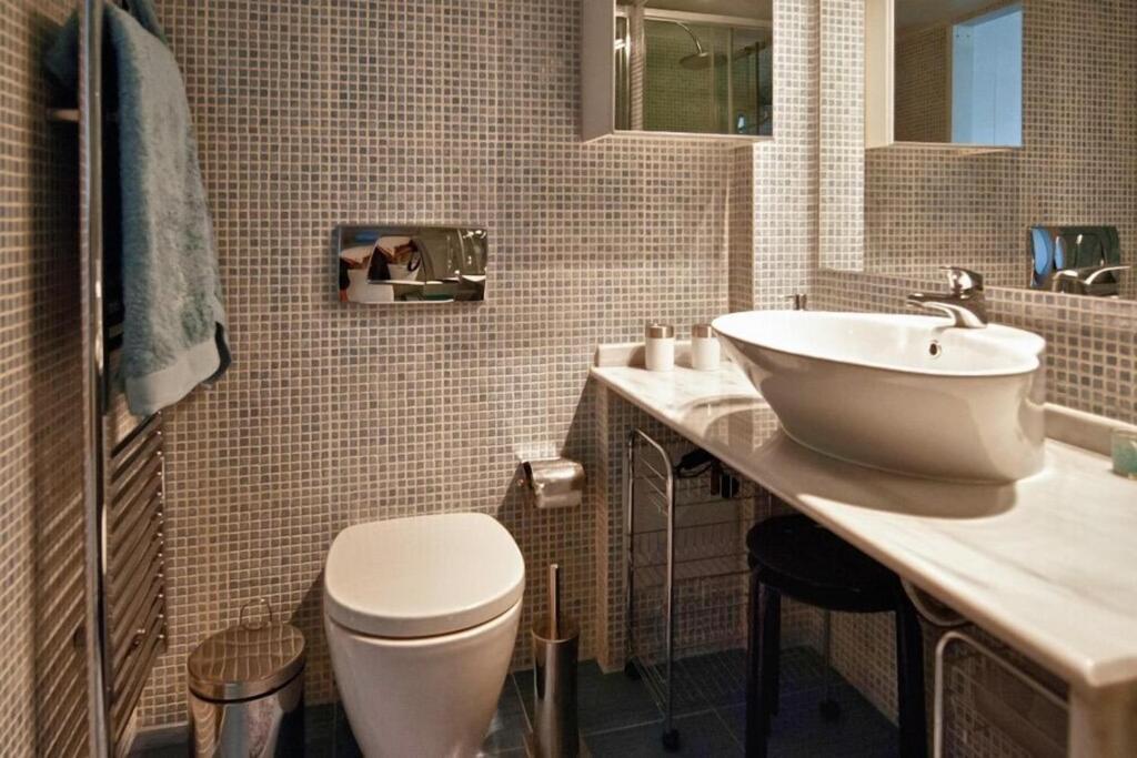 Acropolis Luxury Apartment With Balcony Athen Eksteriør billede