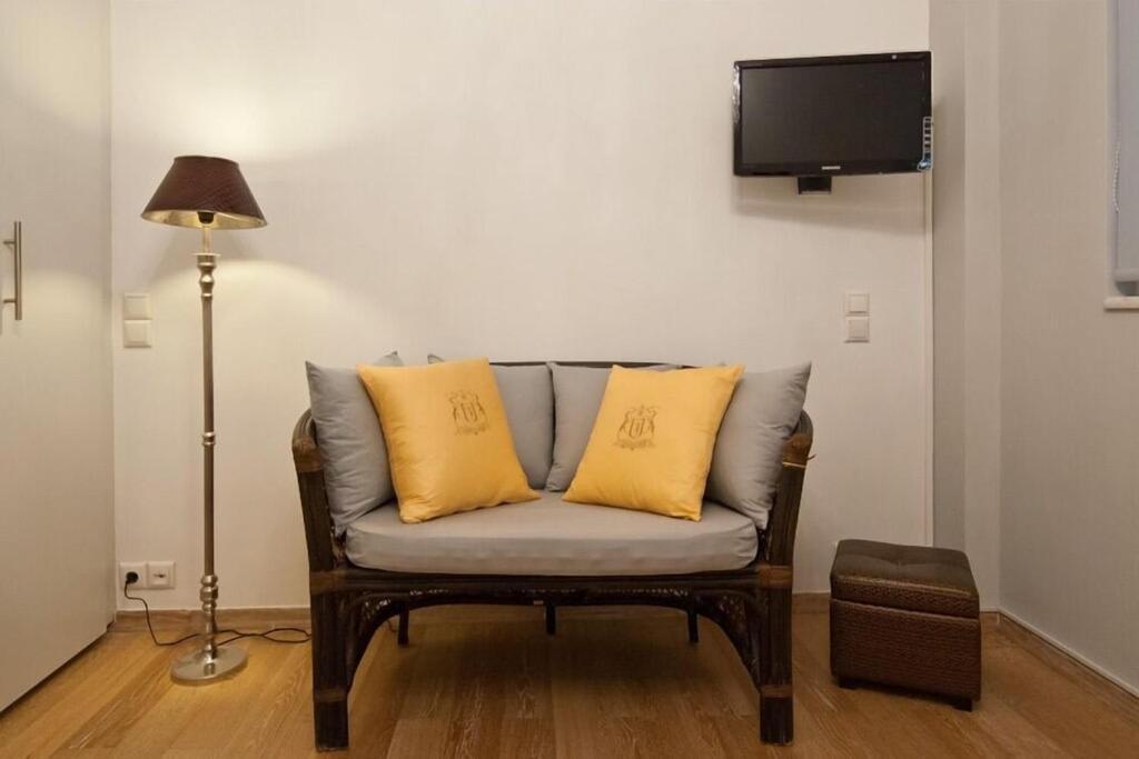 Acropolis Luxury Apartment With Balcony Athen Eksteriør billede